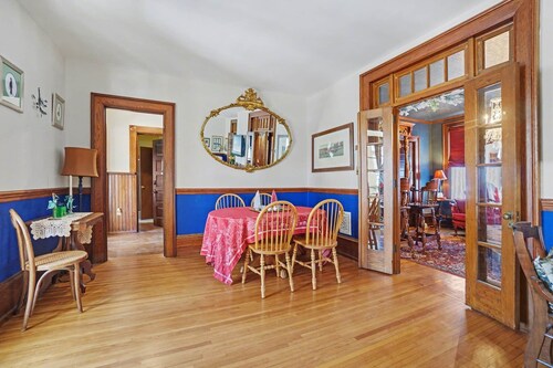 Pretty N Plaid  @ The Manheim Manor BnB