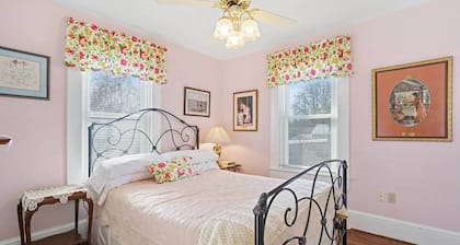 Ribbons N Romance @ The Manheim Manor BnB