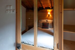 Iron/ironing board, WiFi, bed sheets - Chalet 'La Licorne' with Balcony and Wi-Fi (Les Belleville)