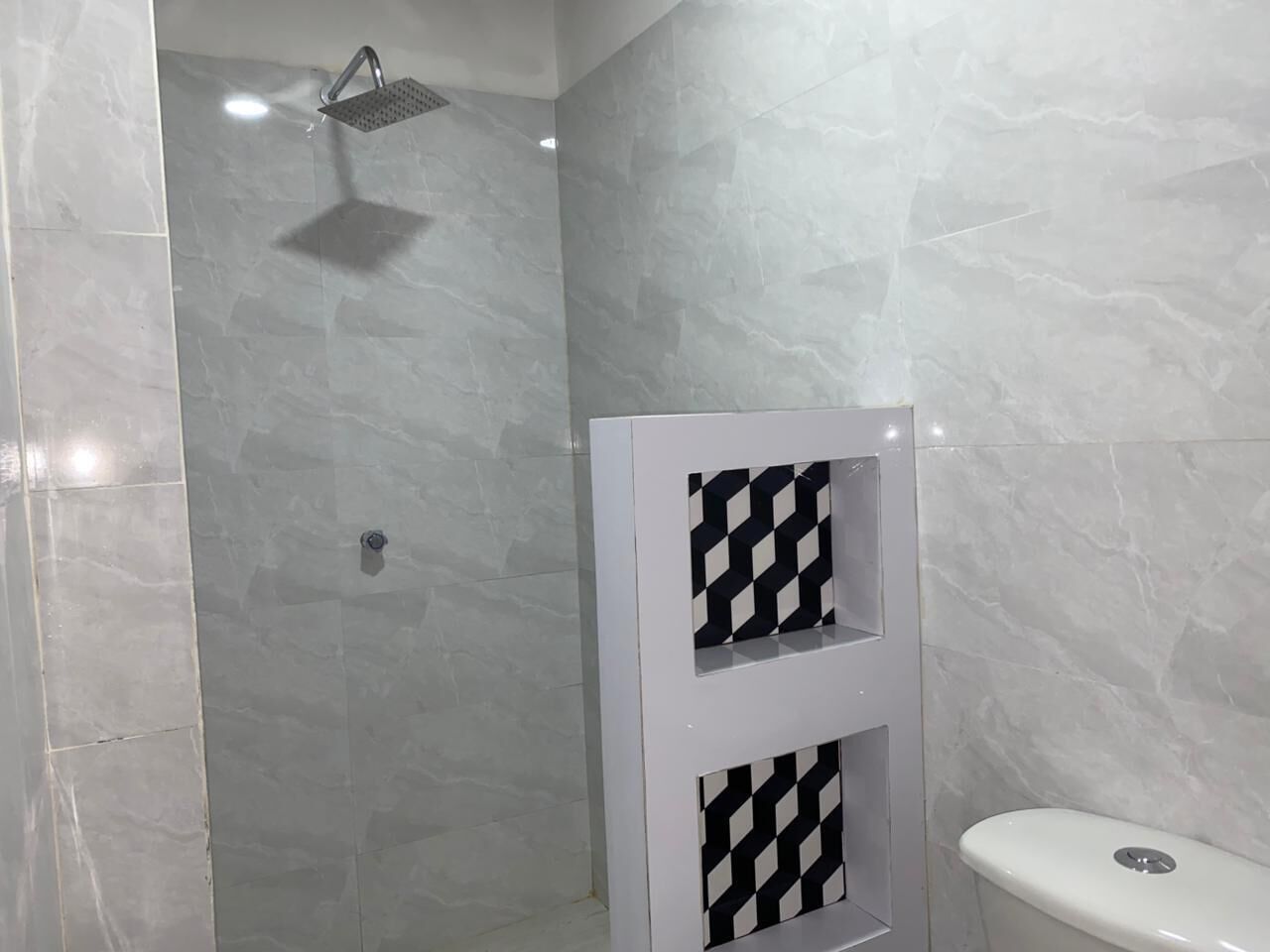 Dobbeltrom – comfort | Bad | Håndklær, såpe og toalettpapir