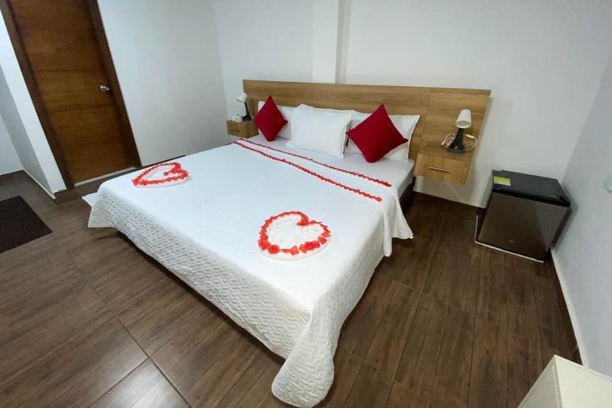 Chambre Deluxe double | Bureau, espace de travail pour ordinateurs portables