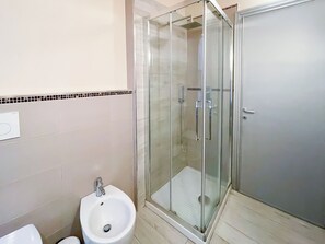 Deluxe Apartment | Bathroom - Michelangelo Heart of Tuscany (Peccioli)