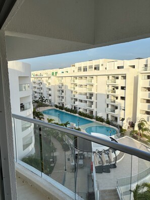 Outdoor pool - 2-bedroom apartment in beautiful Cartagena with AC and comfort (Cartagena)