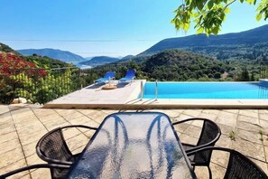 Kolam renang terbuka