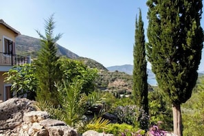 Unclassified image, 4 of 28, button - Villa Victoria (Lefkada)