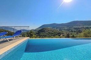 Unclassified image, 3 of 28, button - Villa Victoria (Lefkada)