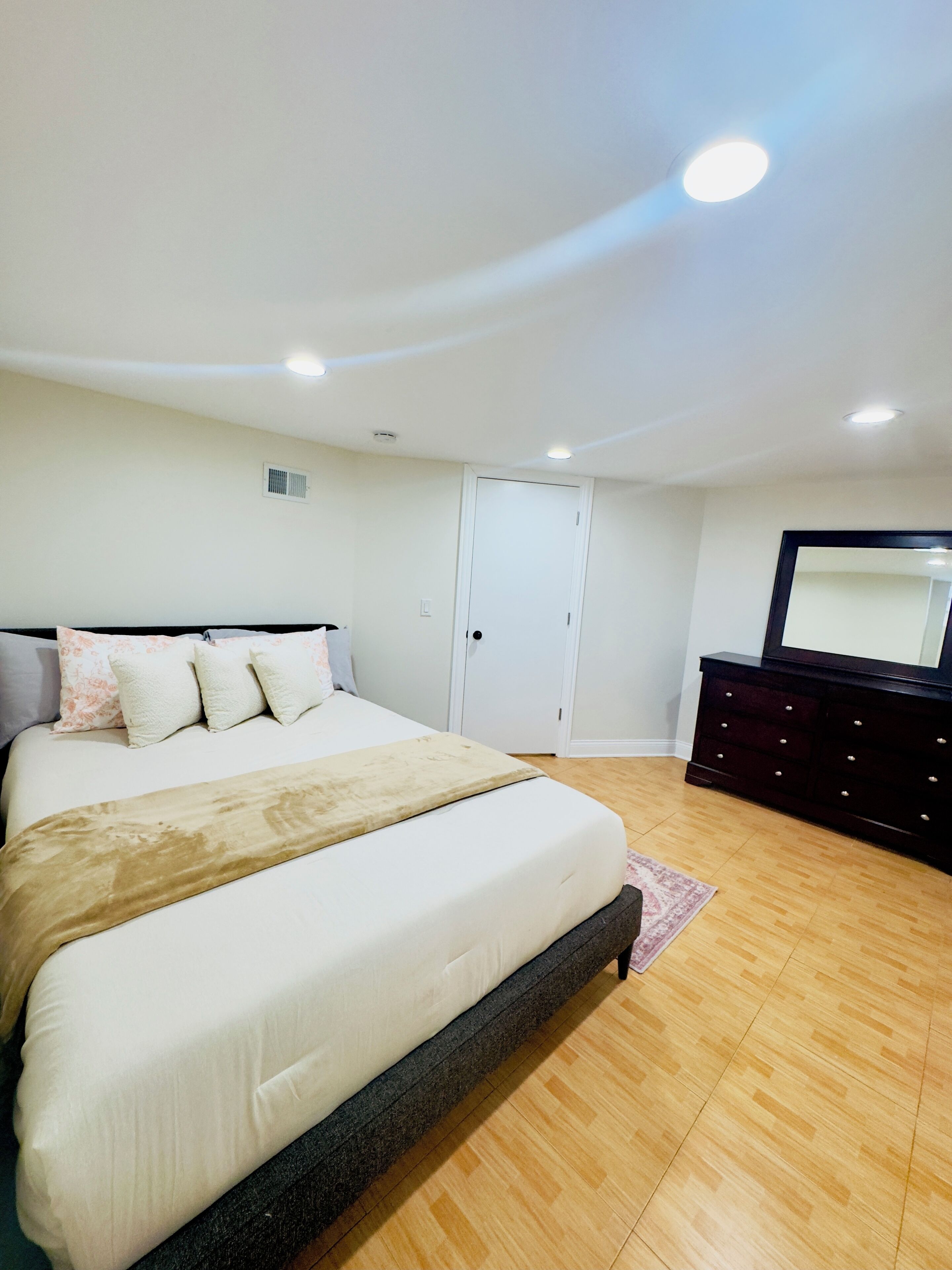 Bügeleisen/Bügelbrett, WLAN, Bettwäsche