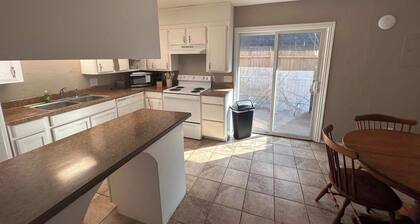 Near Fort Sill Cozy 2-Bedroom Townhouse