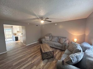 TV - Peaceful 2-Bedroom Townhouse Close to Fort Sill (Lawton)