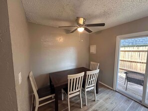 Dining - Peaceful 2-Bedroom Townhouse Close to Fort Sill (Lawton)