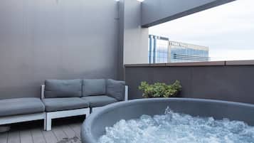 Bañera de hidromasaje exterior