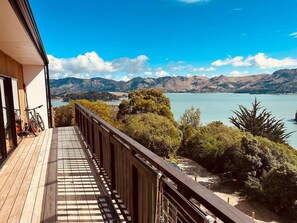 Property grounds - Stunning House with Spa & Incredible Views (Christchurch)