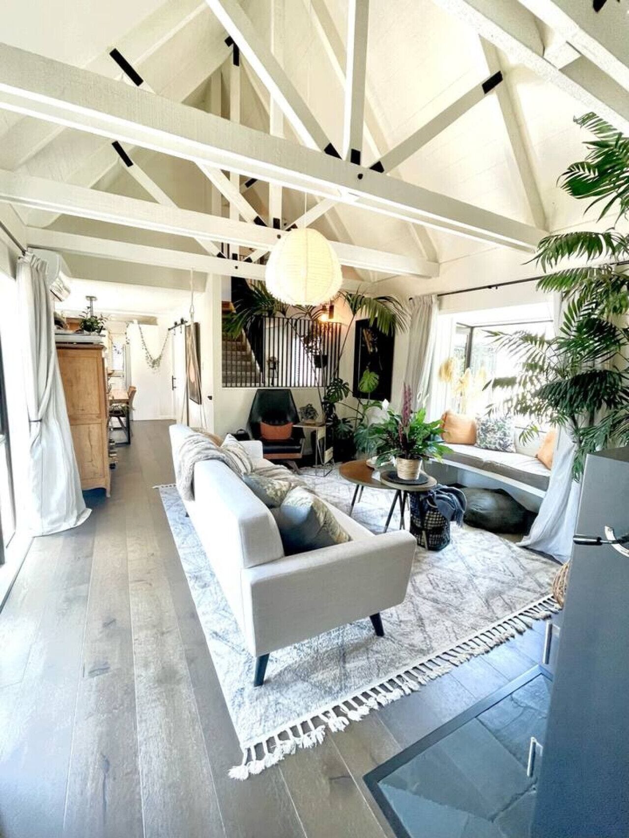 TV, fireplace, stereo