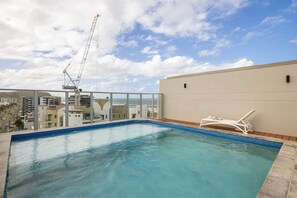 Pool - Luxury 2BR Palm Beach Apartment (Gold Coast)