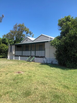 Exterior - Kennedy Cottage - 8 Kennedy Street, Zilzie (Zilzie)