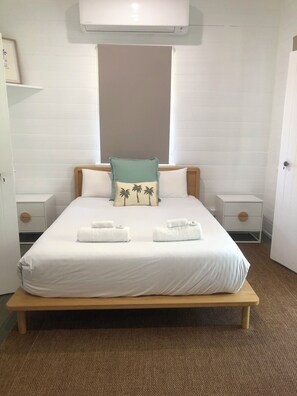 Bed sheets - Kennedy Cottage - 8 Kennedy Street, Zilzie (Zilzie)