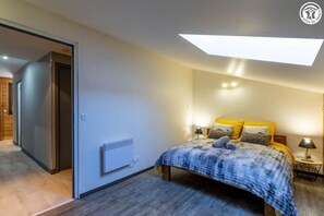 5 habitaciones, tabla de planchar con plancha y wifi gratis 