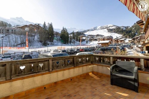 In the heart of Valmorel's pedestrian street, this gîte is ideally located for enjoying the resort to the full.