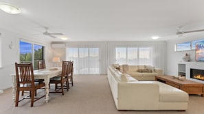 Smart TV, fireplace - Sea Sage 4 BDR Home - Beautifully coastal retreat offers space (Fingal Bay)