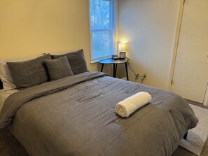 Bügeleisen/Bügelbrett, Internetzugang, Bettwäsche