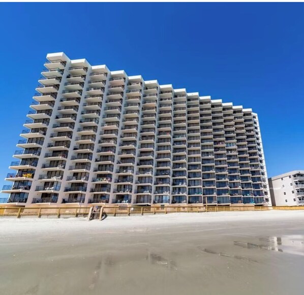 Exterior - Beachfront condo w/ balcony in wonderful Garden City Beach (Murrells Inlet)