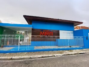 Exterior - Casa Miriti Hostel  (Belém)