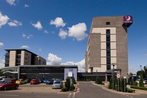 Exterior - Premier Inn Newcastle Hotel (Gateshead)