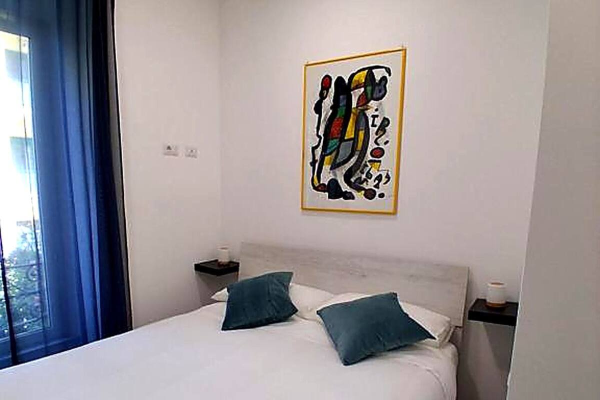 Dobbeltrom, privat bad, bakgårdsutsikt | Strykejern/-brett og wi-fi (inkludert)