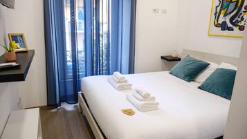 Double Room, Private Bathroom, Courtyard View