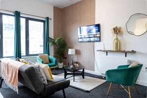 2 bedrooms, Internet - Spacious 2 bed apt Near Media City and Old Trafford (Salford)