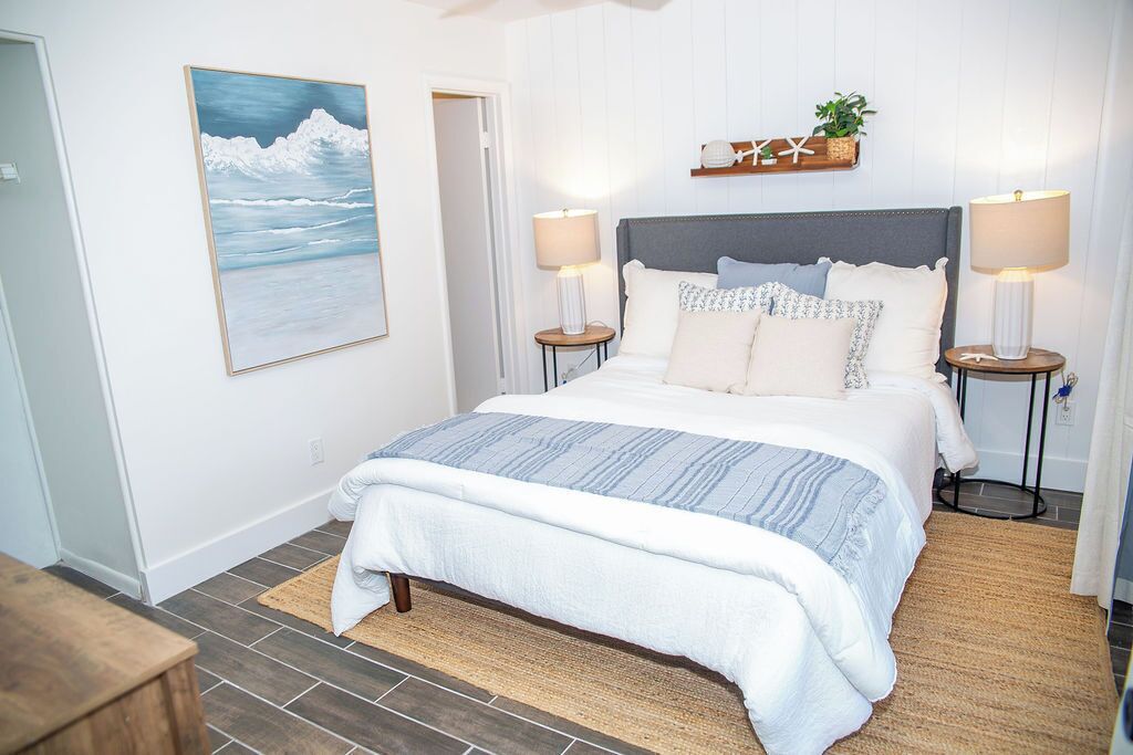 2 bedrooms, iron/ironing board, travel crib, free WiFi