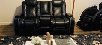 Terrific 5-bedroom house with AC in charming Riverbank