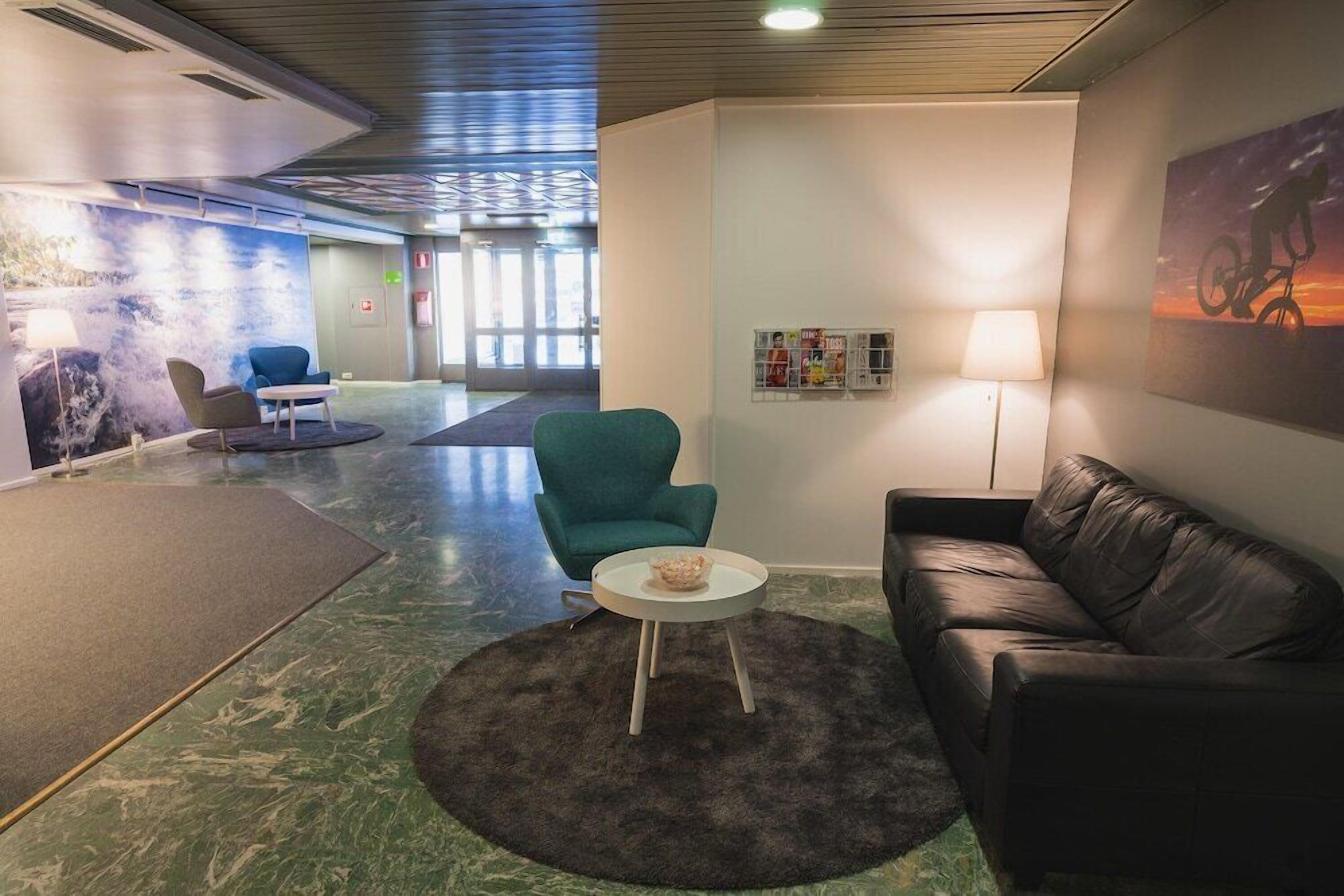 المنشأة من الداخل