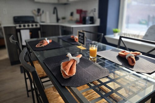 Downtown Detroit 1bd Apt Wlk- DMC, Wayne State, Ford Field, Comerica Prk, Arena