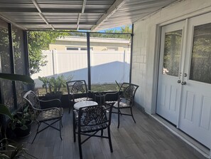 Terrace/patio - Charming 3-bedroom house in Orlando next to epic!
perfect for your getaway (Orlando)