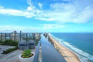 Property grounds - Lvl 23 |  Unbearable Ocean View 1BR | 50m to beach (Surfers Paradise)