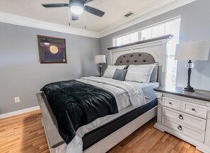 熨斗/熨衫板、Wi-Fi、床單