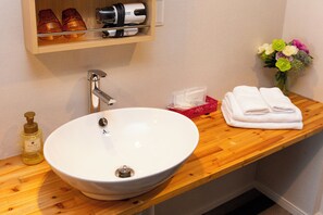 Bathroom - Mr. Kinjo in Nishihara Inter (Ginowan)