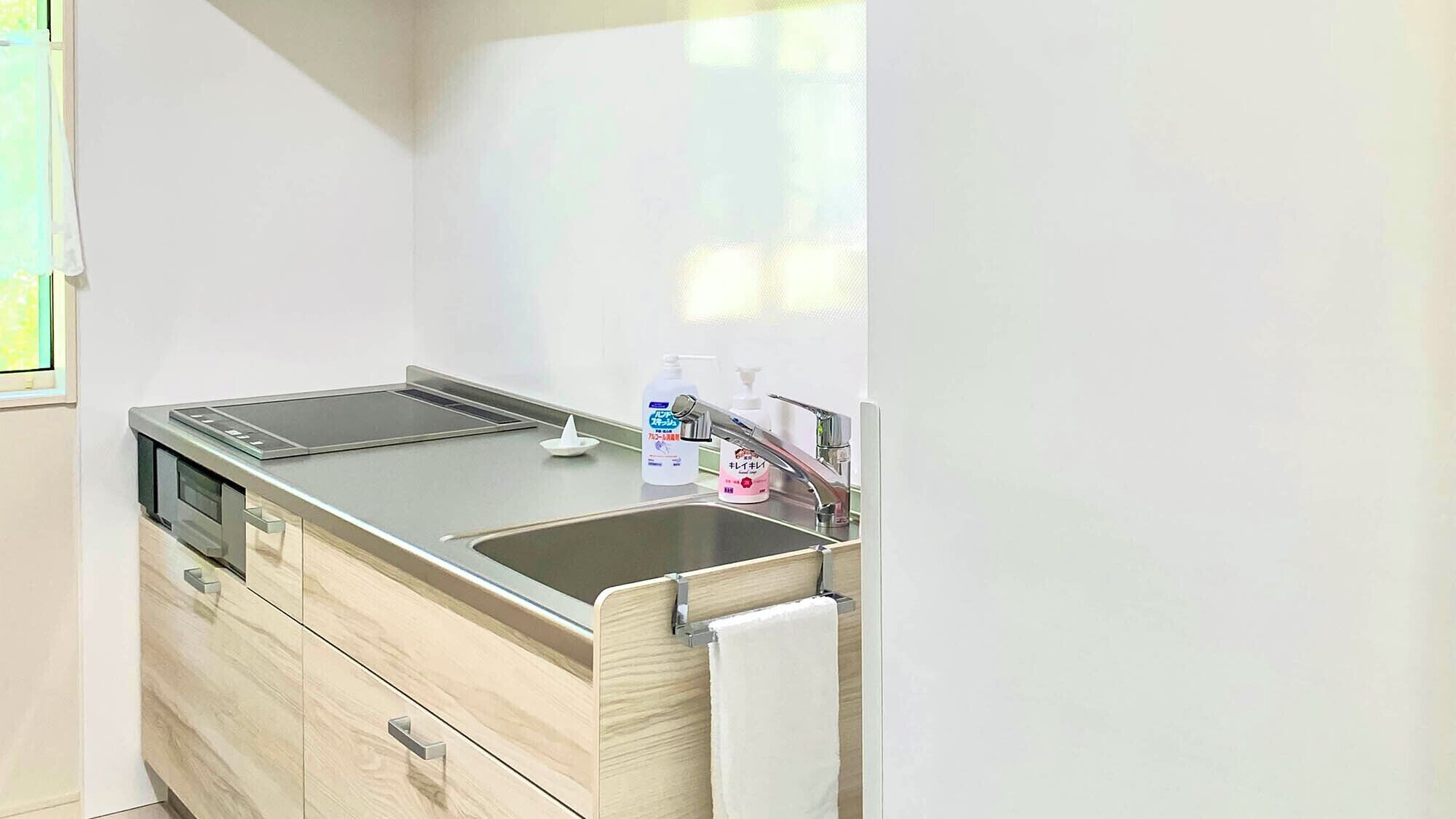 Mini-fridge, microwave, stovetop
