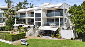 Exterior - sunny, north-facing ground-floor apartment (Noosaville)