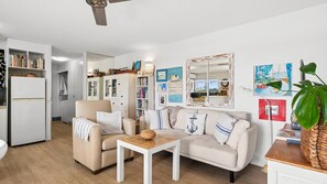 Living area - sunny, north-facing ground-floor apartment (Noosaville)