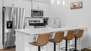 Private kitchen - Nashville Downtown, Rooftop Park View, Sleeps 12 (Nashville)