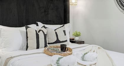 Arcade • Theater • Gym • Office • Sleeps 15