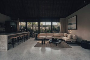 Family Villa, Pool View | Living area