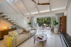 TV - Unit 3 Sandhurst Apartments Noosaville (Noosa)