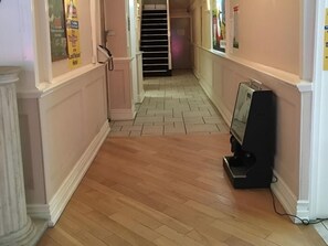 Interior - Lord Nelson Hotel (Liverpool)