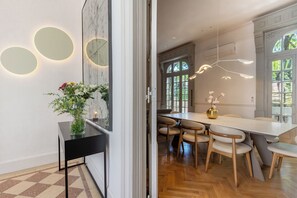 Dining - Ultra Luxurious 3-bedroomHouse with Private Rooftop, Jacuzzi, BBQ area & Office (Buenos Aires)