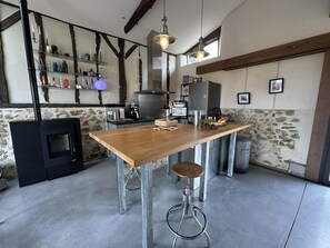 Micro-ondes, plaque de cuisson, lave-vaisselle