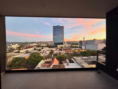 Exclusive location, close to the Mall and main attraction.