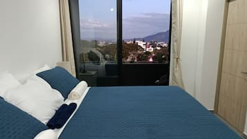 Iron/ironing board, internet, bed sheets